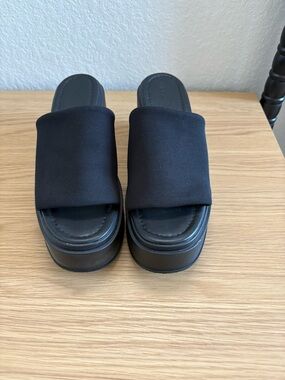 Forever 21 Black Platform Slide Mules